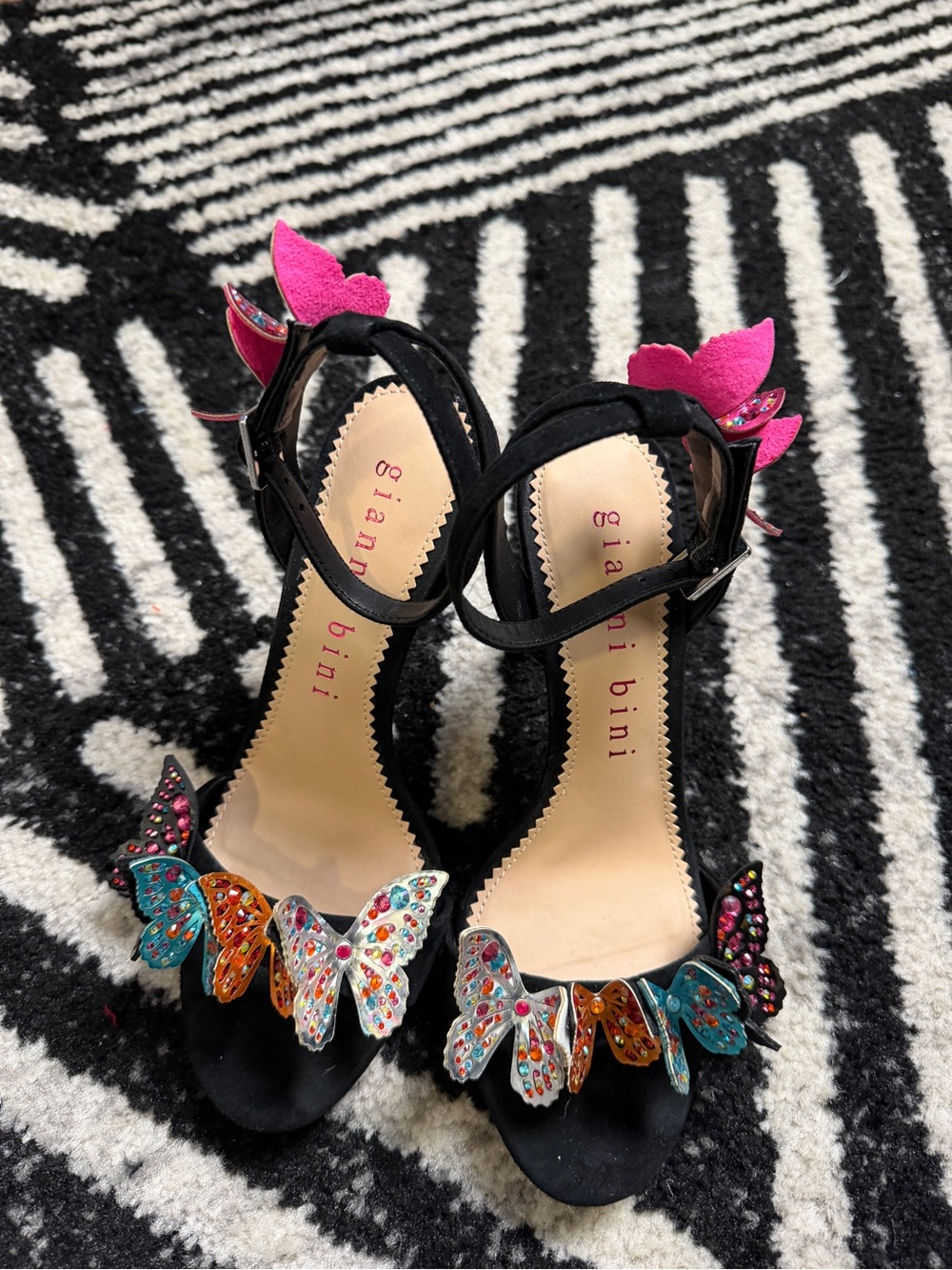 Black Butterfly Heel - Picture 10 of 10